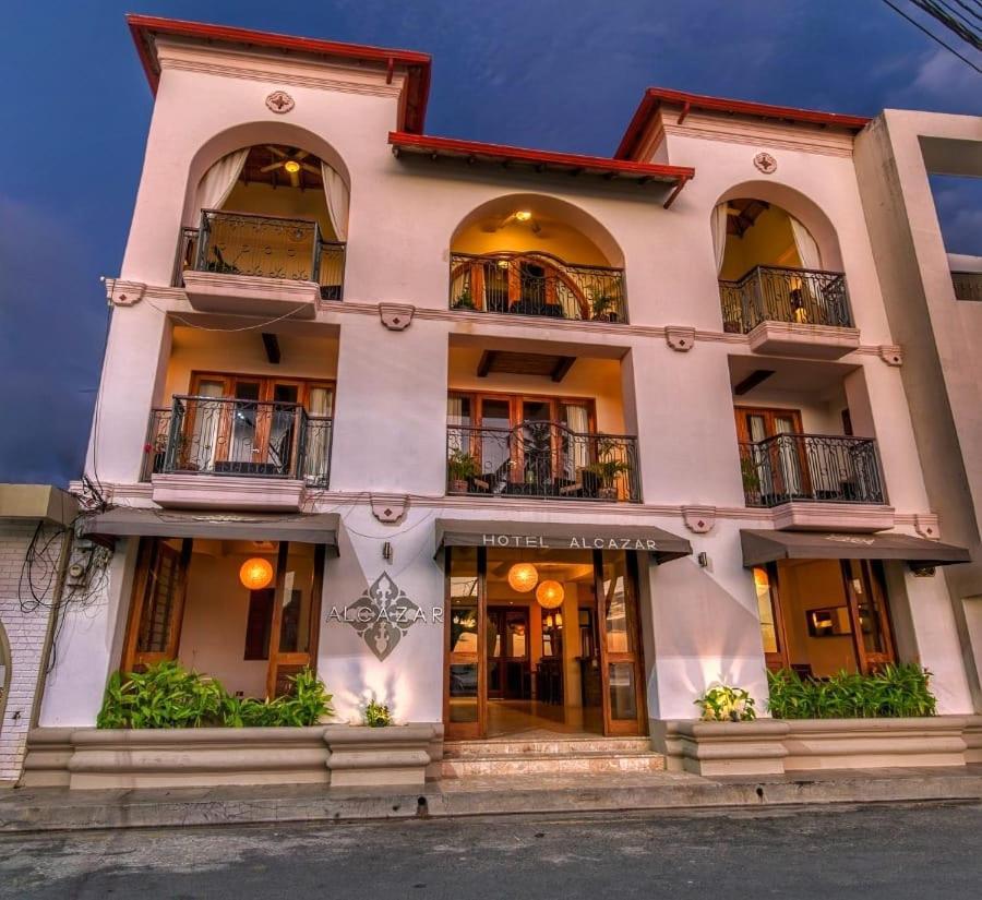Hotel Alcazar Сан-Хуан-дель-Сур Экстерьер фото